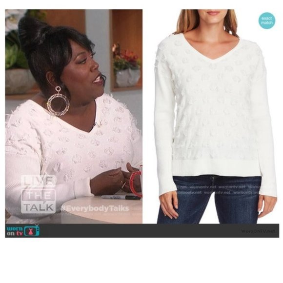 🔥HP🔥 Vince Camuto Floating Fringe Dot V-Neck Sweater - Picture 9 of 9